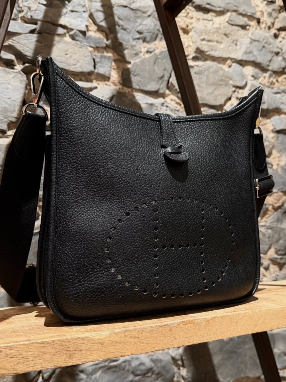 Hermès 2015 Black Clemence Evelyne III 29 Crossbody Bag - Picture 2 of 16